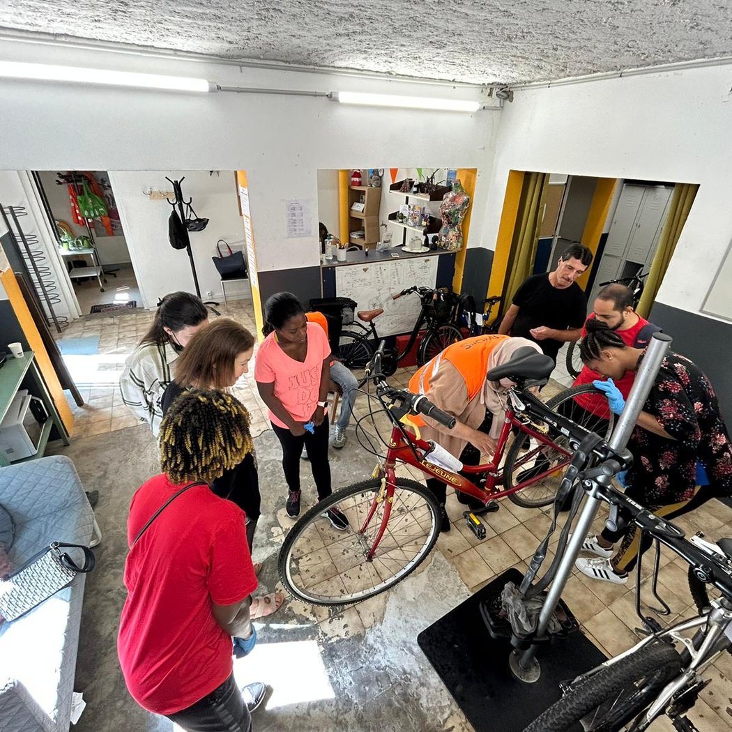 Atelier de réparation de vélos - Les Rayons 3
